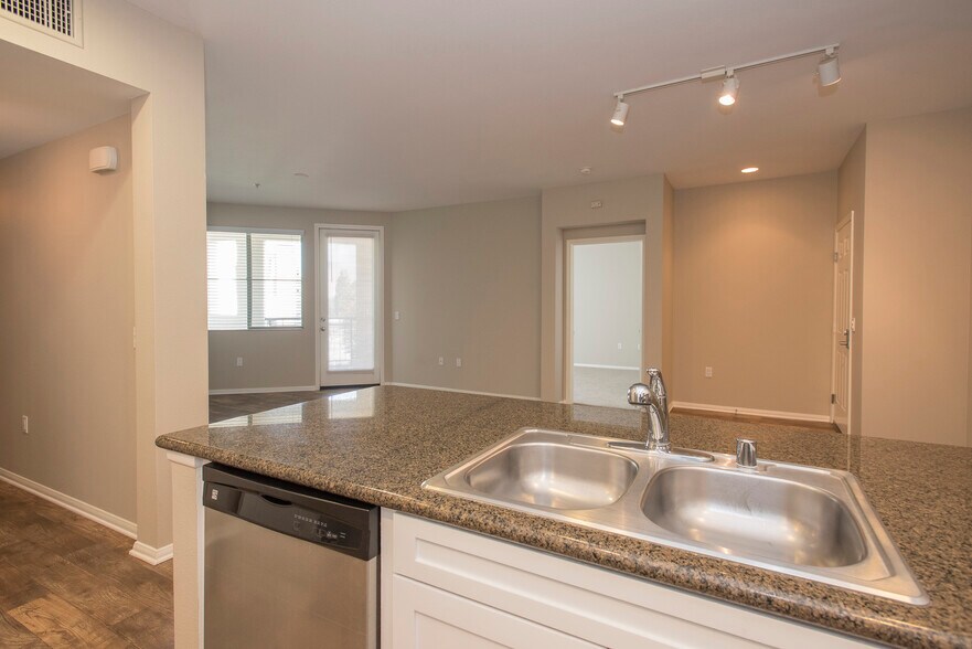 More Photos Of 700 S Myrtle Ave, Monrovia Apartments For Lease