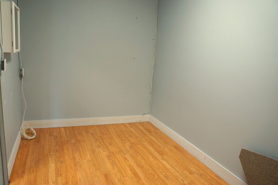 More Photos Of 1970 Surgi Dr, Mandeville Loft Creative Space For Lease