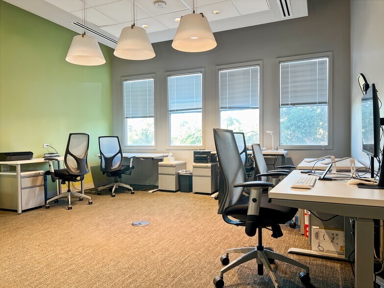 More Photos Of 730 Arizona Ave, Santa Monica Coworking Space