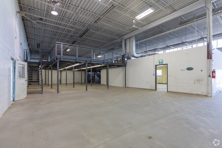 More Photos Of 1075 Clark Blvd, Brampton Warehouse For Sale