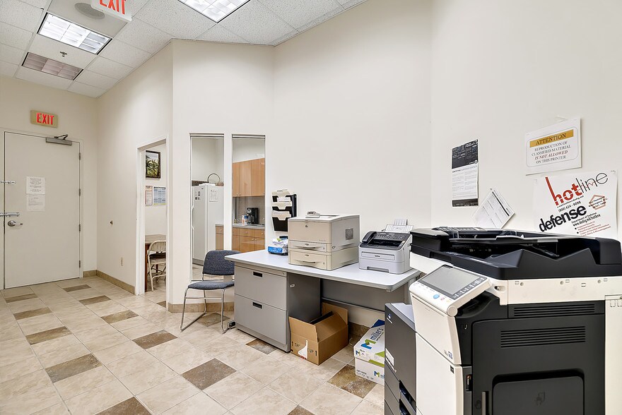 More Photos Of 4229 Lafayette Center Dr, Chantilly Business Park For Sale