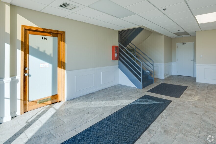 More Photos Of 14402 John Humphrey Dr, Orland Park Unknown For Lease