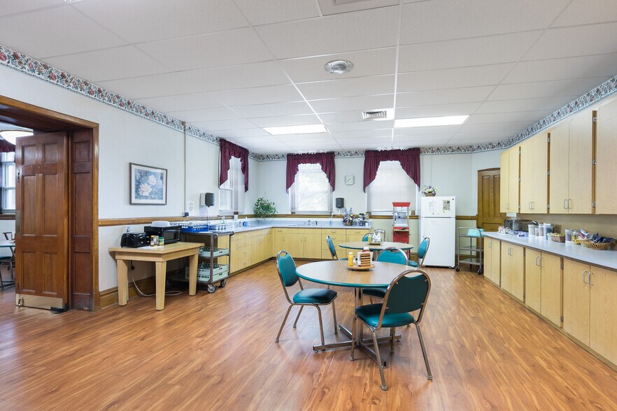 More Photos Of 320 E Ripa Ave, Lemay Schools For Sale