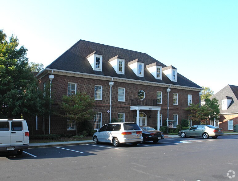 More Photos Of 11099 Houze Rd, Roswell Unknown For Lease