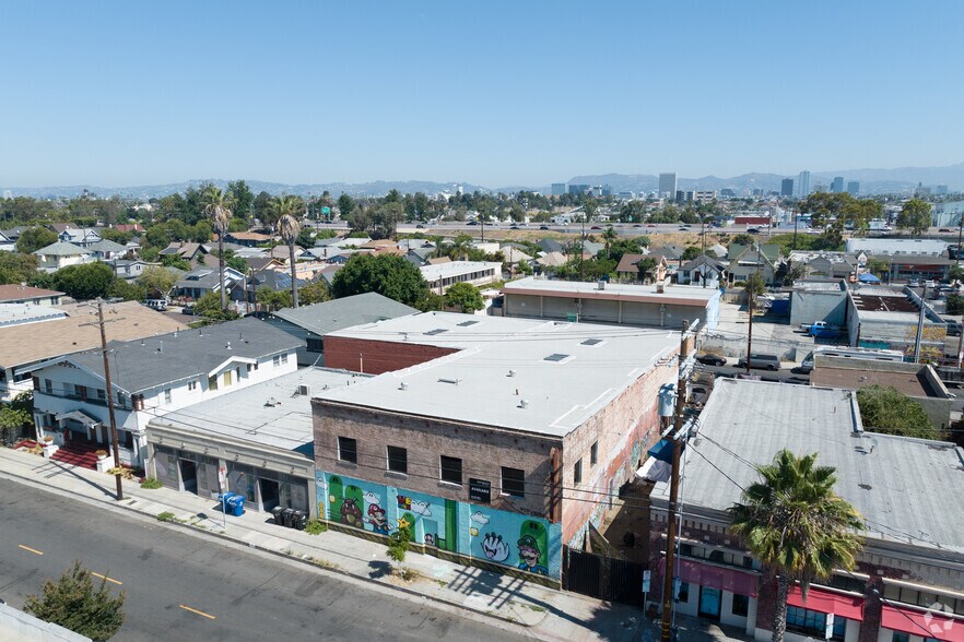 More Photos Of 1419 W 24th St, Los Angeles Warehouse For Sale