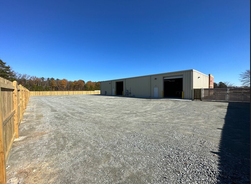 More Photos Of 237 Airport Industrial Dr, Clayton Light Manufacturing For Lease