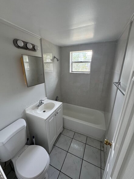 More Photos Of 39 SW 6th Ave, Delray Beach Apartments For Sale