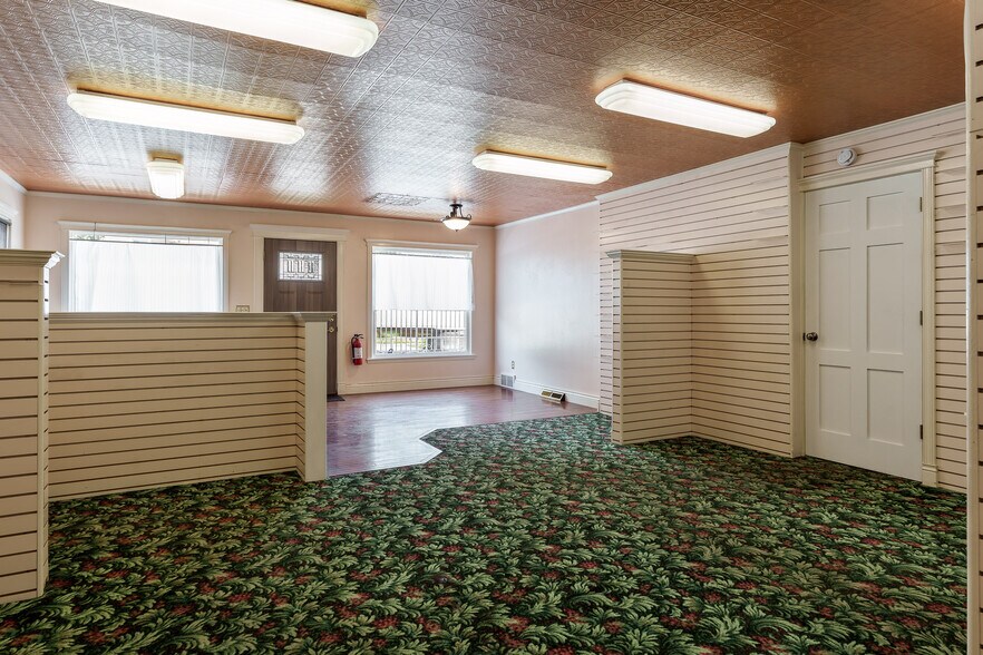 More Photos Of 1321 W Court St, Janesville Apartments For Sale