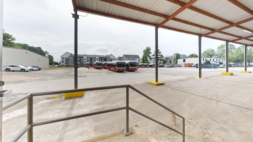 More Photos Of 6514 Chapel Hill Rd, Raleigh Warehouse For Lease