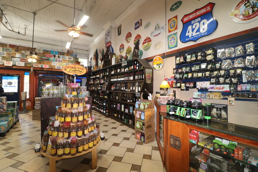 More Photos Of 305 8th St, Augusta Freestanding For Sale