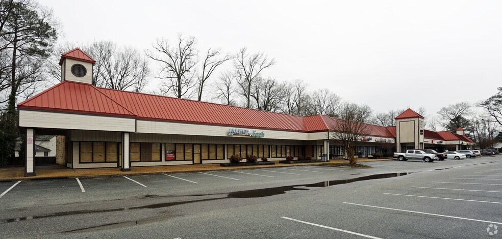 More Photos Of 470-484 Denbigh Blvd, Newport News Storefront For Sale