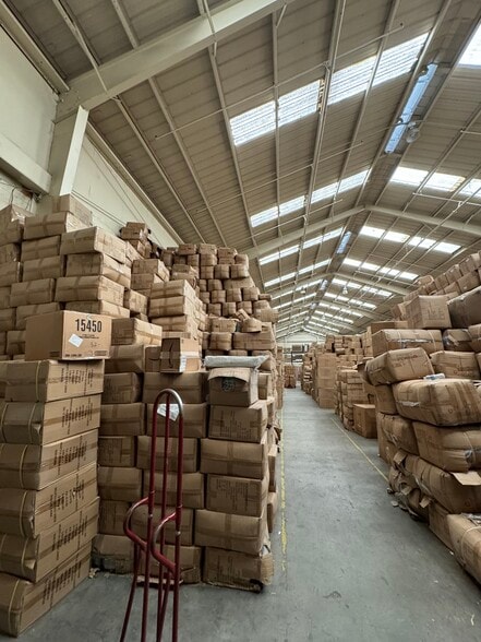 More Photos Of 2300-2320 N Alameda St, Compton Warehouse For Lease