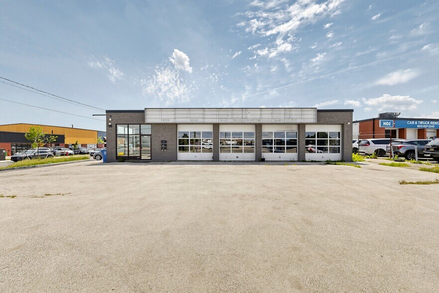 More Photos Of 1502 Speers Rd, Oakville Auto Repair For Lease