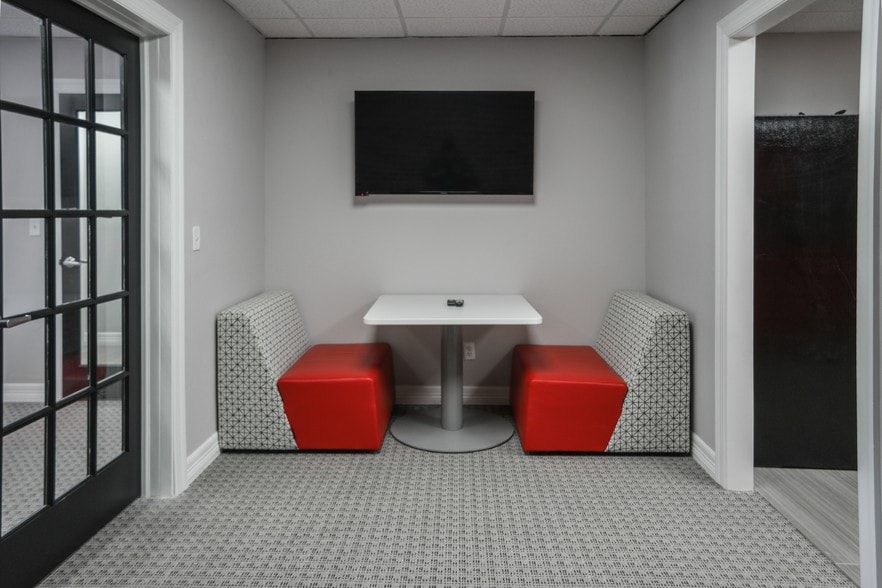 More Photos Of 6001 Nw Expressway, Oklahoma City Office For Sale