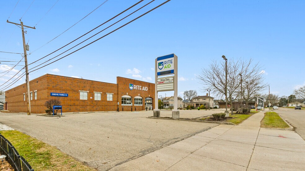 More Photos Of 735 N Water St, Uhrichsville General Retail For Sale
