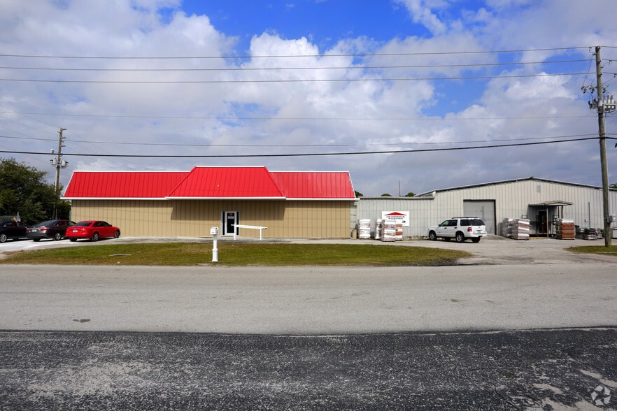 More Photos Of 7425 124th Ave, Largo Warehouse For Lease