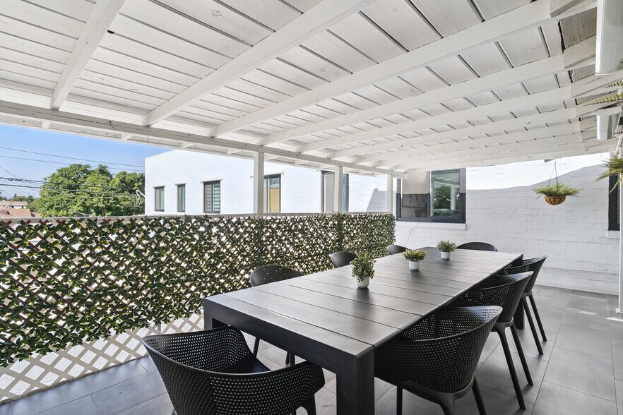 More Photos Of 207 N Victory Blvd, Burbank Office For Lease