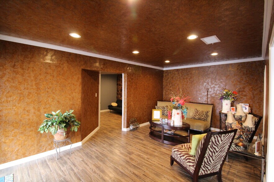 More Photos Of 1221 W University Blvd, Odessa Medical For Sale