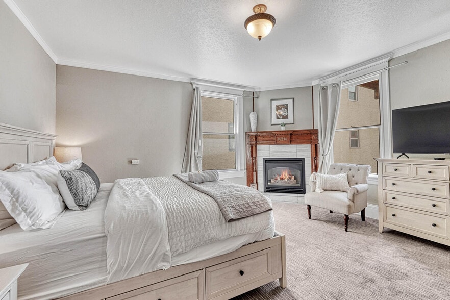 More Photos Of 6 Boulder Crescent St, Colorado Springs Hotel For Sale