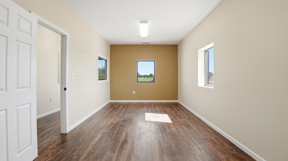 More Photos Of 1087 Aedc Rd, Winchester Industrial For Lease