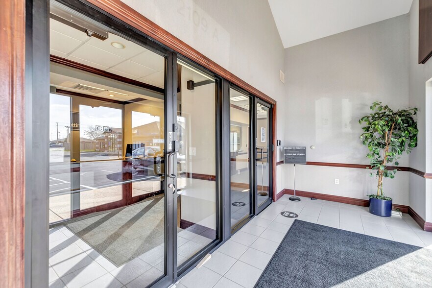 More Photos Of 2109 E Capitol Dr, Appleton Office For Lease