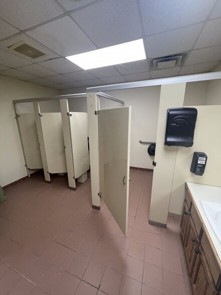 More Photos Of 3455 Keith Bridge Rd, Cumming Freestanding For Sale