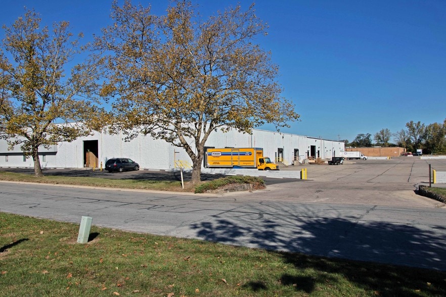 More Photos Of 2060-2078 N Integrity Dr, Columbus Warehouse For Lease