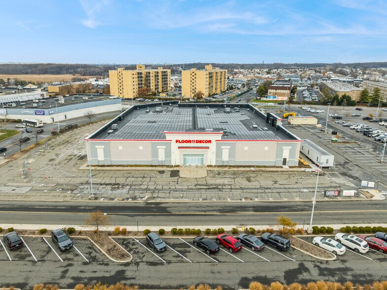 More Photos Of 98 Richmond Rd, Staten Island Freestanding For Sale