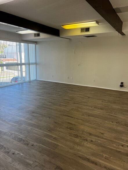 More Photos Of 713 S Pacific Coast Hwy, Redondo Beach Loft Creative Space For Lease
