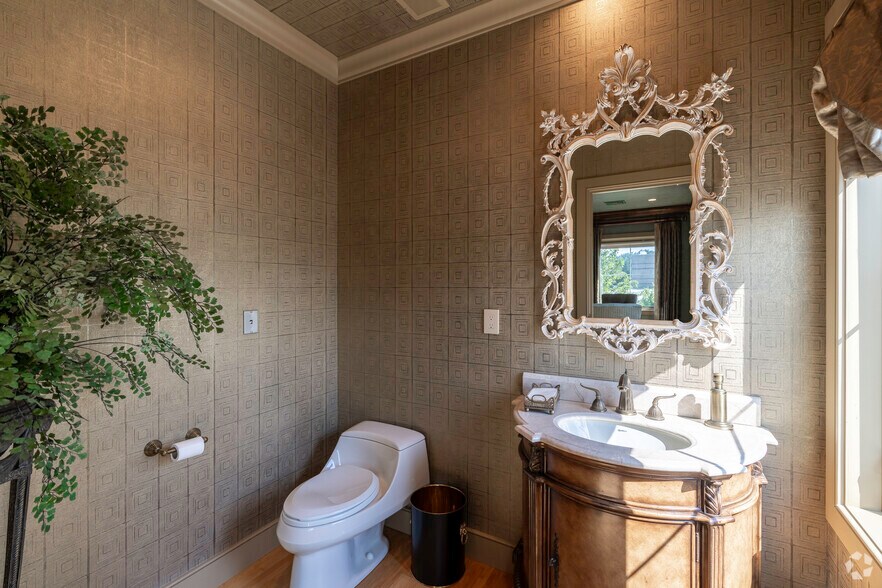 More Photos Of 83 Orchard Hill Park Dr, Leominster Office For Sale