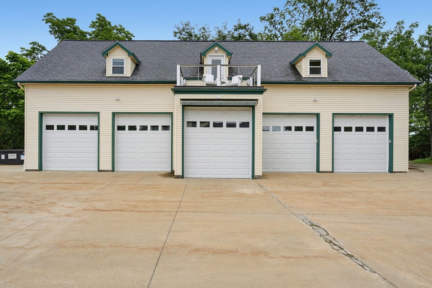 More Photos Of 9503 Brandywine Rd, Northfield Office For Lease