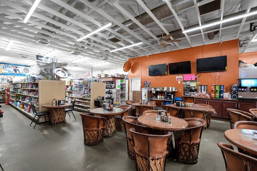 More Photos Of 6982 N Winton Way, Winton Restaurant For Sale