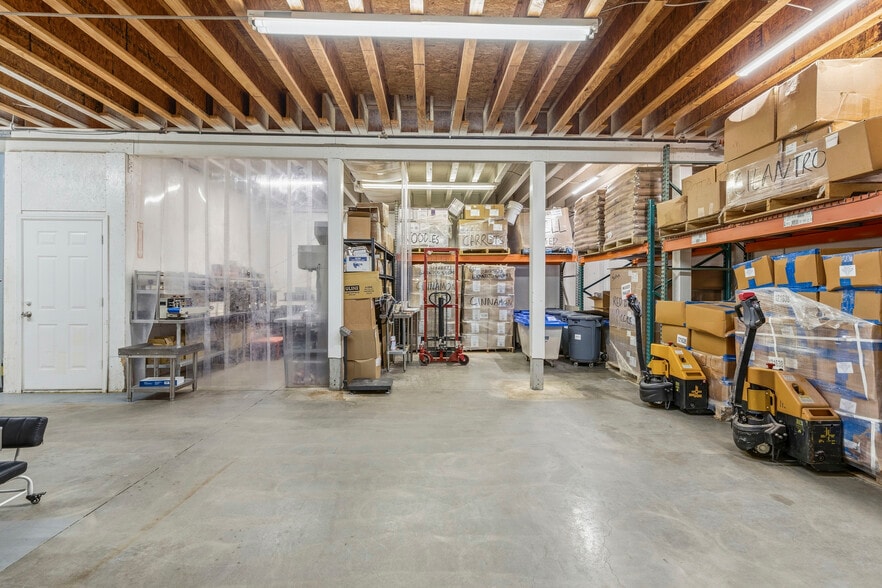 More Photos Of 3653 Regent Blvd, Jacksonville Warehouse For Sale