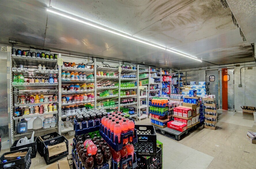 More Photos Of 1705 SW Frank Phillips Blvd, Bartlesville Service Station For Sale