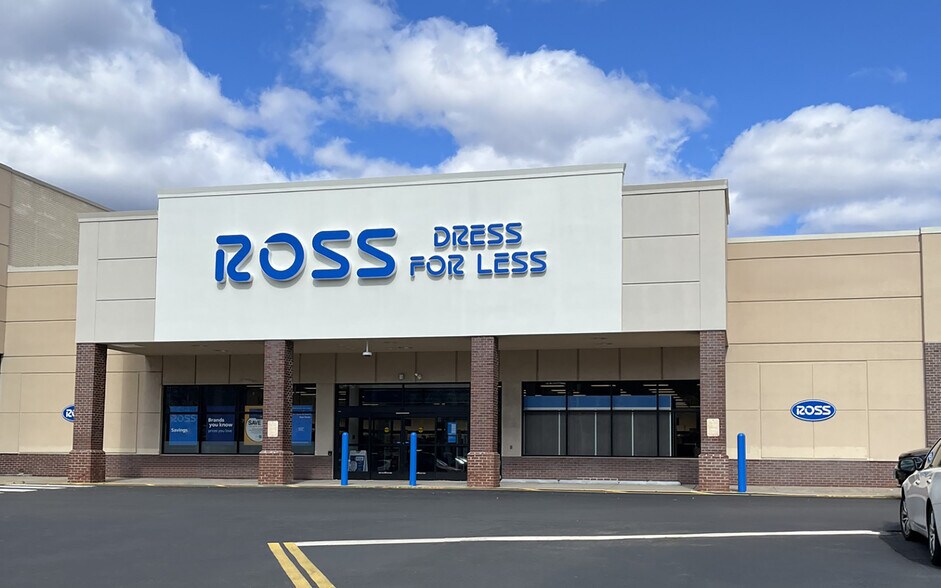 More Photos Of 100 Hawley Ln, Trumbull Unknown For Lease