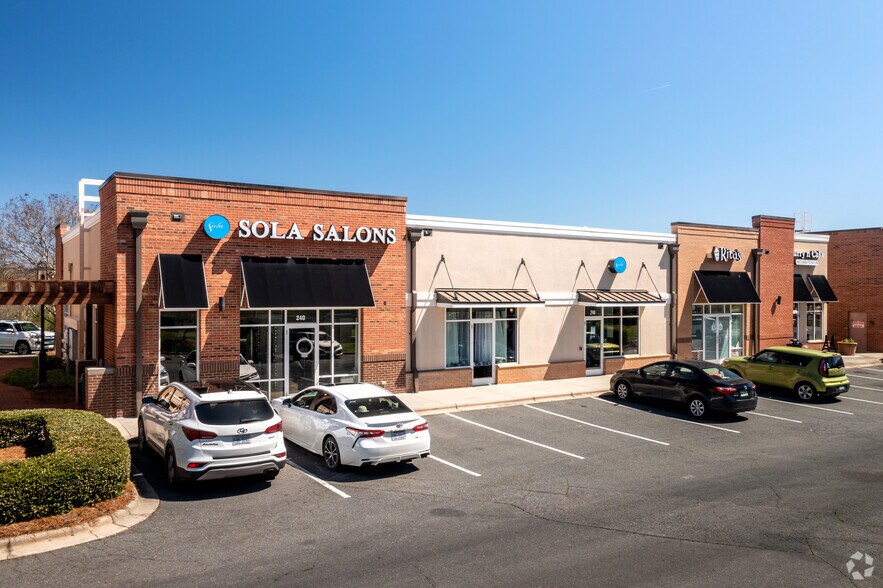 More Photos Of 1820-2008 E Arbor Dr, Charlotte Unknown For Lease