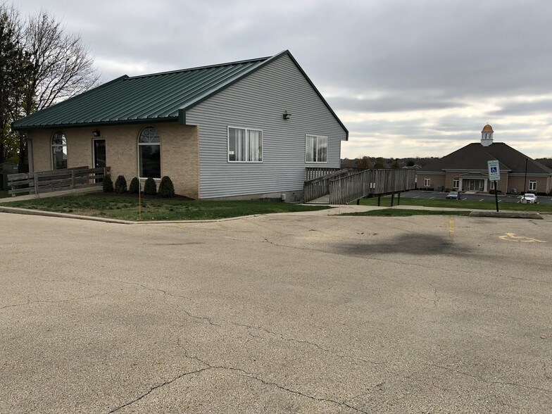 More Photos Of 1539 W US Route 6, Morris Showroom For Sale