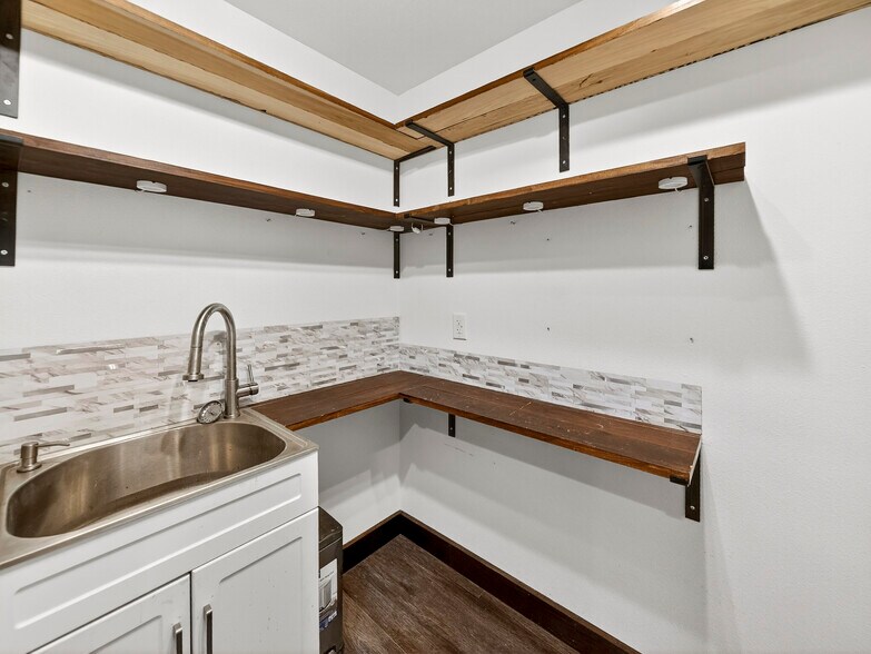 More Photos Of 612 N Third Street, Princeton Office For Sale