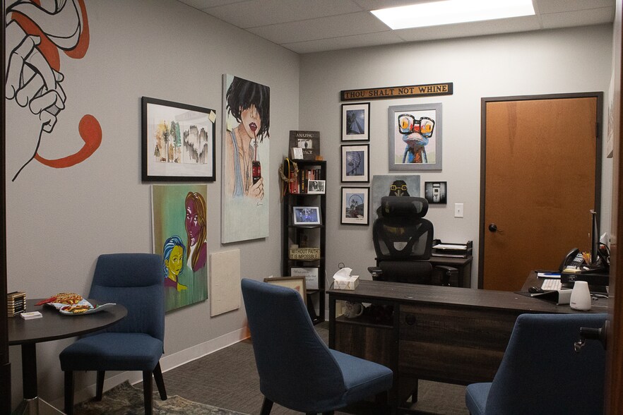 More Photos Of 1500 N Ruddell St, Denton Office Residential For Sale