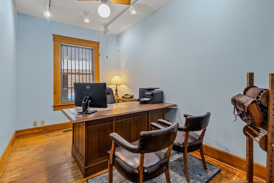 More Photos Of 204 W Central Ave, Fort Worth Office Residential For Sale