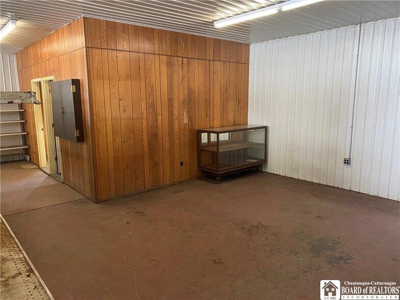 More Photos Of 1341 NY-19, Wellsville Auto Repair For Sale