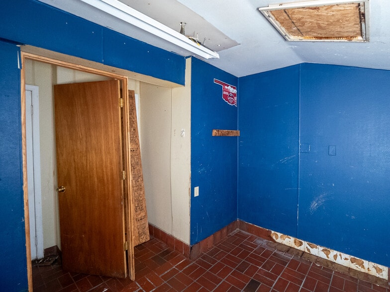 More Photos Of 1475 S Sunnylane Rd, Oklahoma City Freestanding For Sale