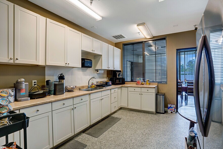 More Photos Of 41551 Date St, Murrieta Light Manufacturing For Sale