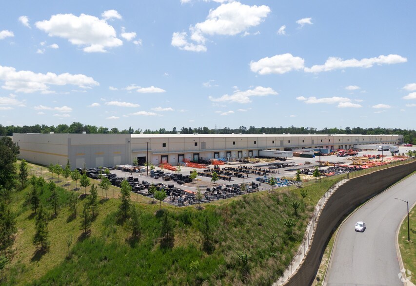 More Photos Of 7310 Oakley Industrial Blvd, Fairburn Warehouse For Lease