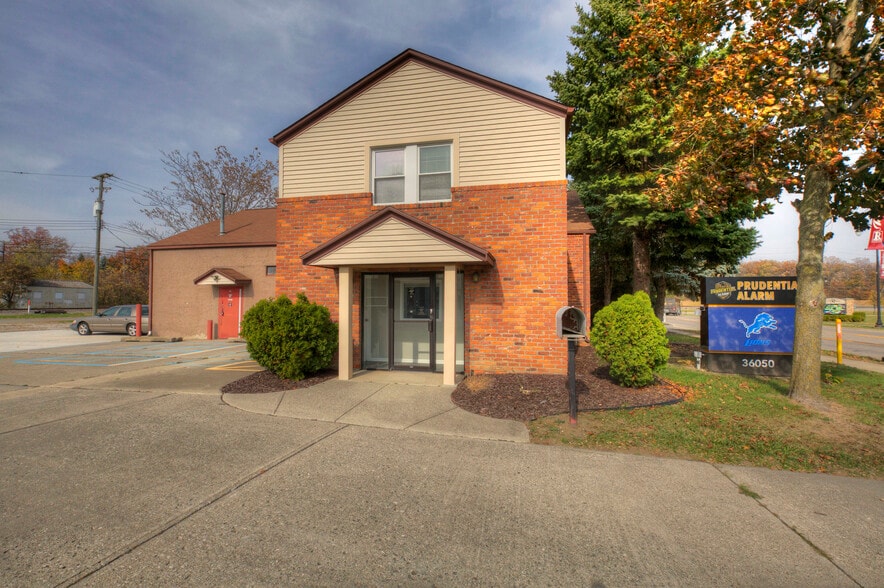 More Photos Of 36050 Goddard Rd, Romulus Auto Repair For Sale