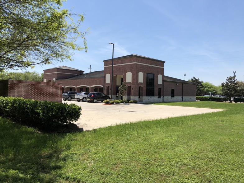 Primary Photo Of 20303 S University Blvd, Missouri City Medical For Lease