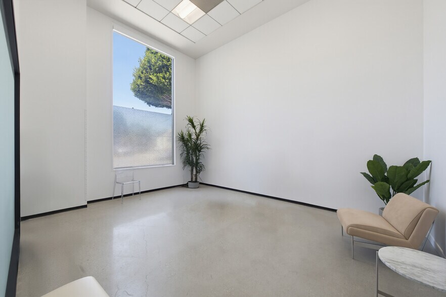 More Photos Of 350 S Beverly Dr, Beverly Hills Office For Lease