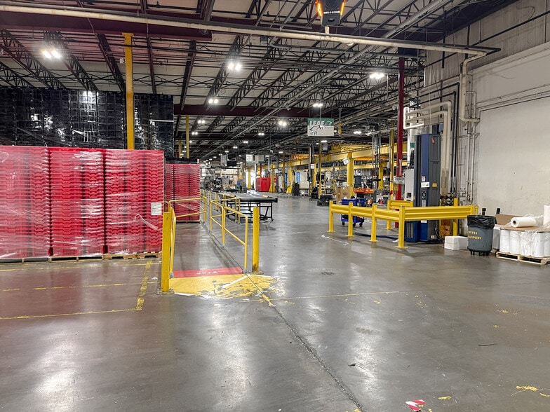 More Photos Of 515 S 4th St, Osage City Manufacturing For Sale