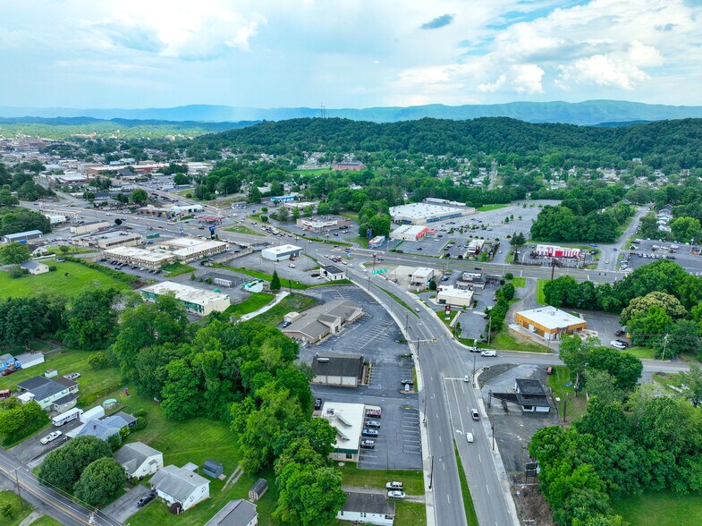 More Photos Of 245 Gate City Hwy, Bristol General Retail For Sale