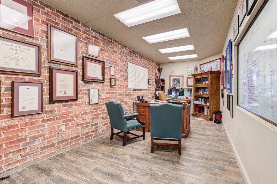 More Photos Of 1312 Texas Ave, Lubbock Office For Sale
